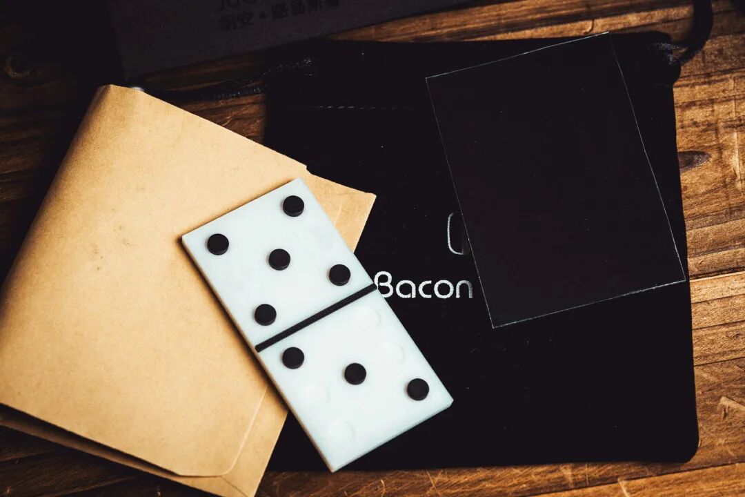 Dominoes Prediction by Juan Luis Rubiales