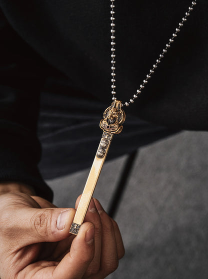 Magic necklace by Richard Mo